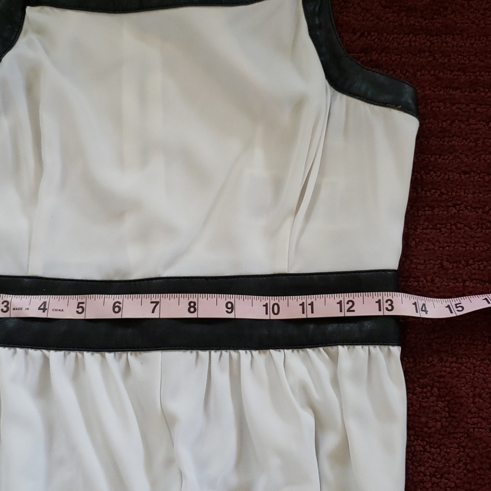GUESS white jumpsuit size 6 with black waistband - Picture 6 of 7
